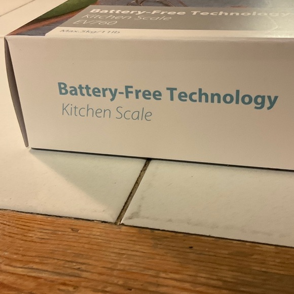 Battery-Free Technology Kitchen Scale - White - Picture 4 of 5